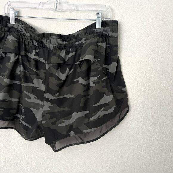 [Athleta] Printed Mesh Racer Run Short 4" Camo Print Workout Camouflage Size XL - Picture 9 of 12